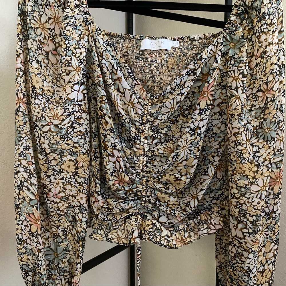 ASTR the label floral blouse